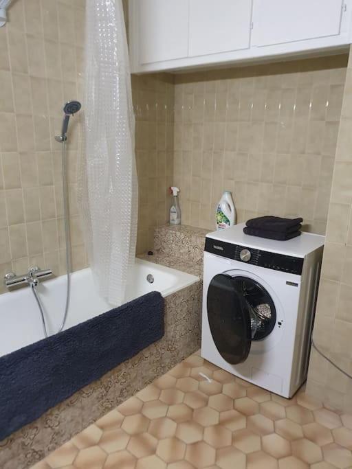 Appartement F3 Meuble Et Equipe Saint-Cyprien  Exteriör bild