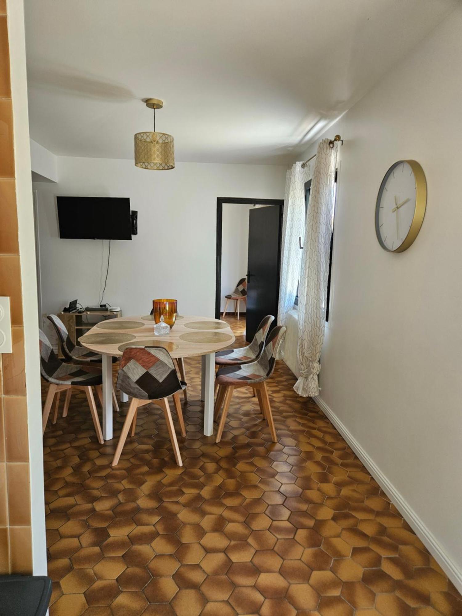 Appartement F3 Meuble Et Equipe Saint-Cyprien  Exteriör bild