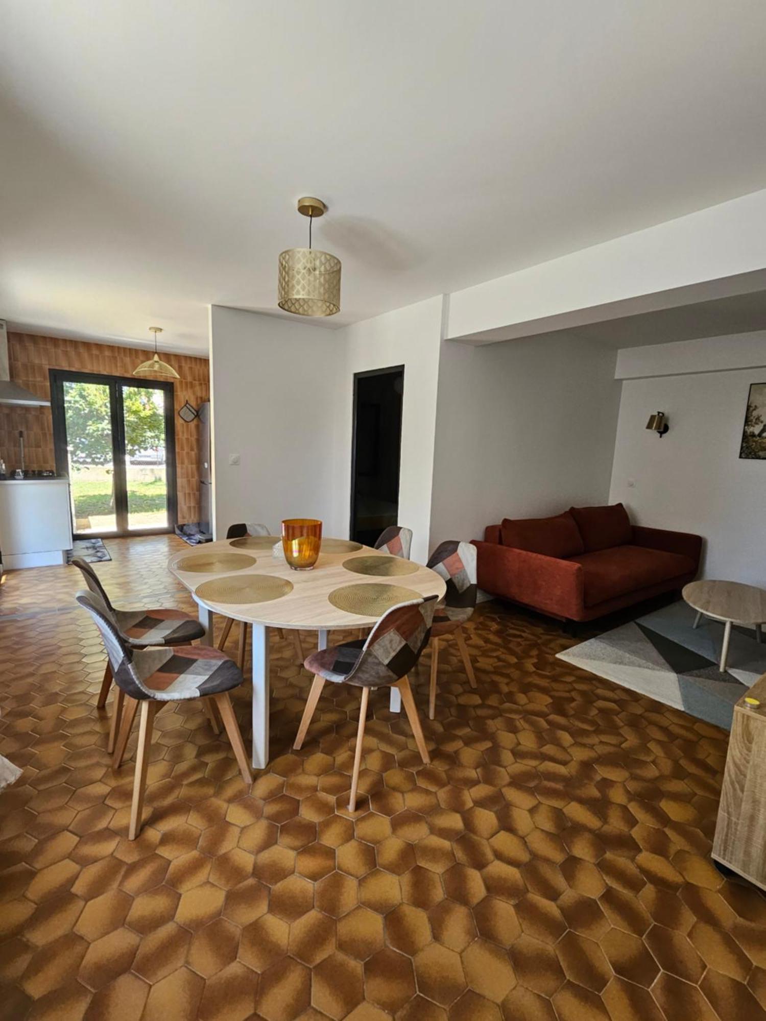 Appartement F3 Meuble Et Equipe Saint-Cyprien  Exteriör bild